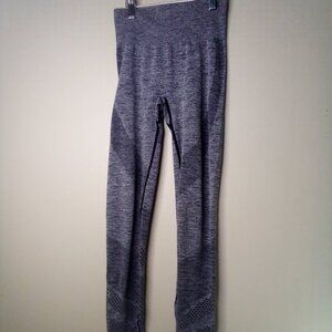 Pink Victoria's Secret Leggings Women XS Seamless Ankle Cropped Mesh Gray